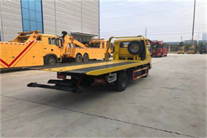 鱼峰非事故拖车